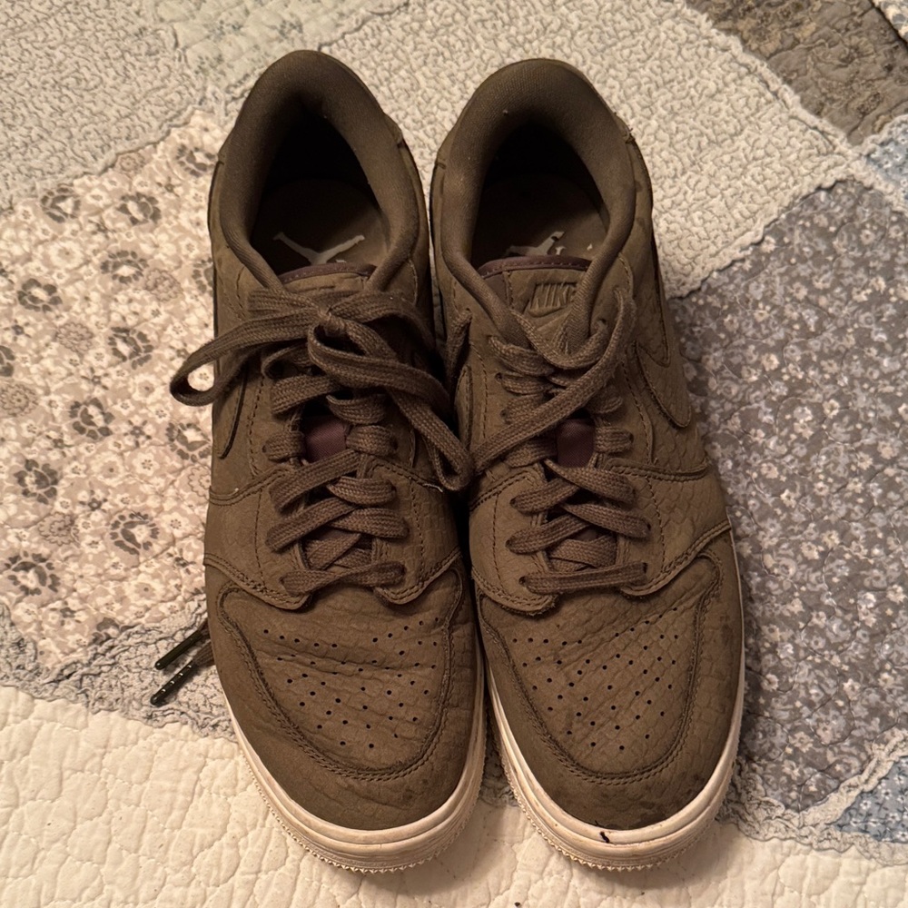 Nike Men's Dark Brown Sneakers